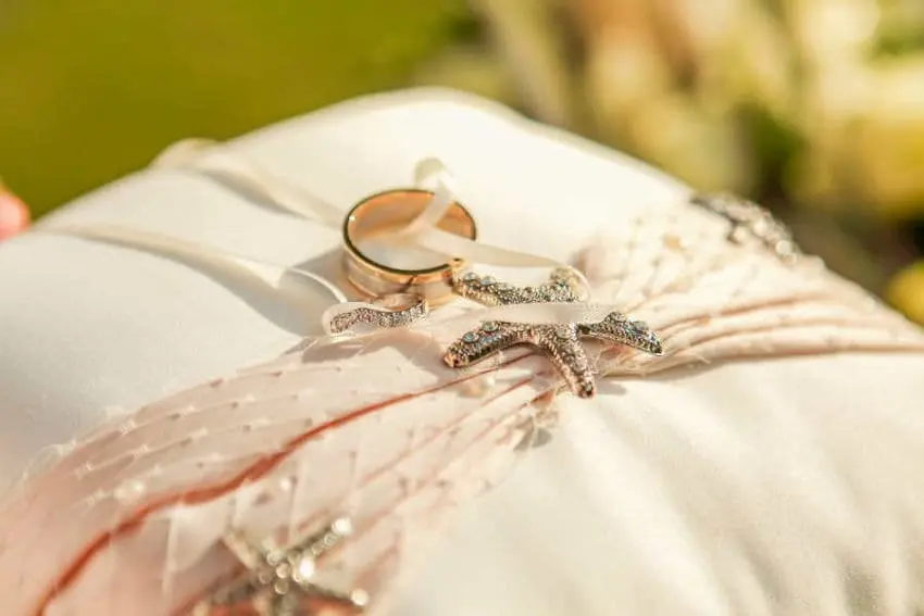 Wedding ring for beach wedding on Phi Phi islands